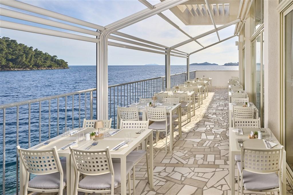 aminess-younique-lume-hotel-brna-korcula-restaurant-terrace-sea