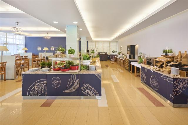 aminess-younique-lume-hotel-brna-korcula-restaurant-buffet.jpeg
