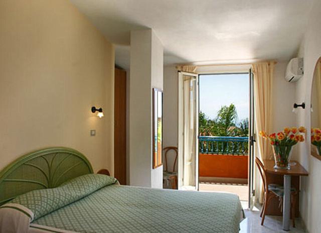 Hotel Grotticelle*** - Capo Vaticano