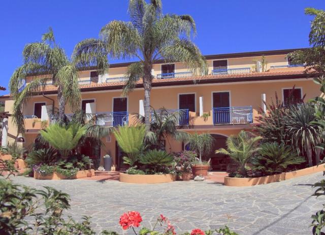Hotel Grotticelle*** - Capo Vaticano