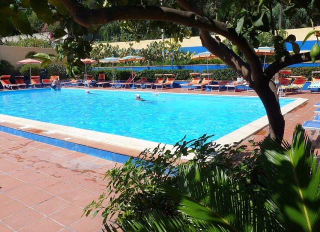 Hotel Grotticelle*** - Capo Vaticano