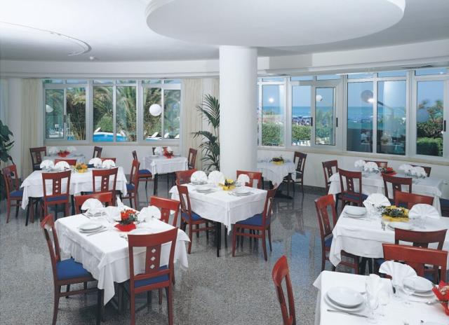 Hotel Maxim’s*** - Martinsicuro - Villa Rosa
