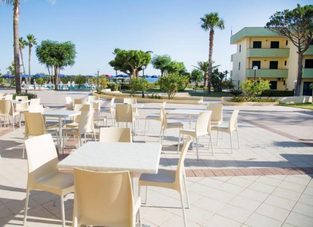 Hotel Village Paradise**** - Marina di Mandatoriccio