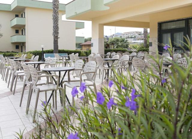 Hotel Village Paradise**** - Marina di Mandatoriccio