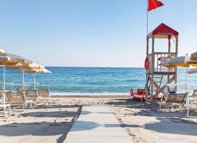 Hotel Village Paradise**** - Marina di Mandatoriccio