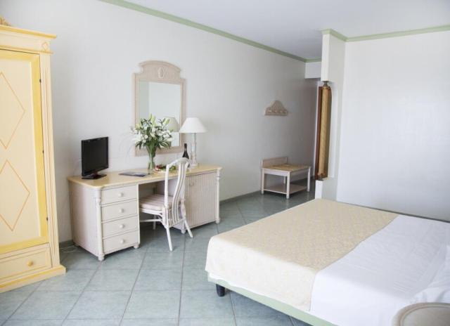 Hotel Village Paradise**** - Marina di Mandatoriccio