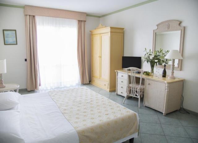 Hotel Village Paradise**** - Marina di Mandatoriccio