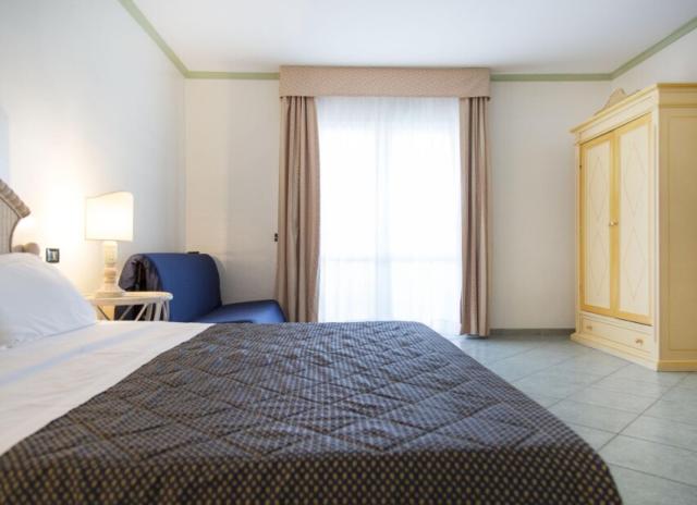Hotel Village Paradise**** - Marina di Mandatoriccio