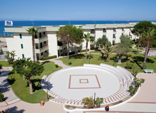 Hotel Village Paradise**** - Marina di Mandatoriccio