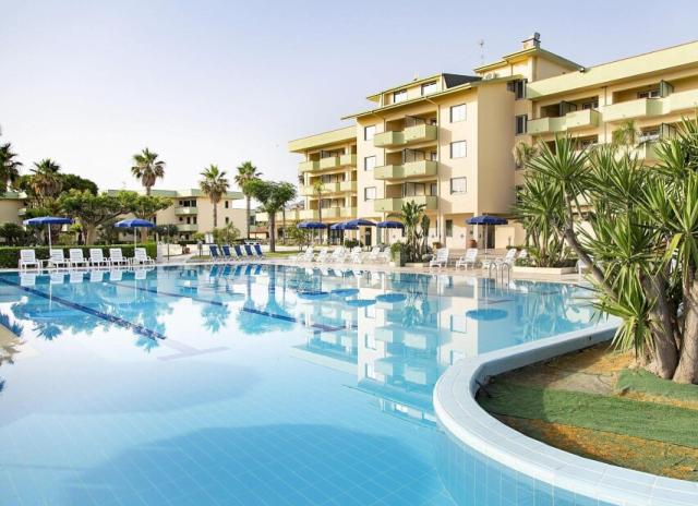 Hotel Village Paradise**** - Marina di Mandatoriccio