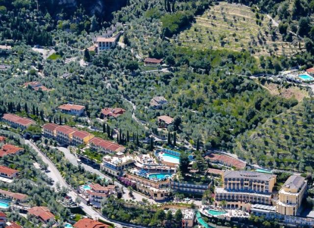Hotel San Pietro**** - Limone sul Garda