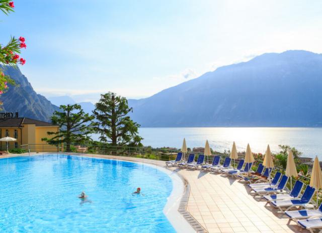 Hotel San Pietro**** - Limone sul Garda