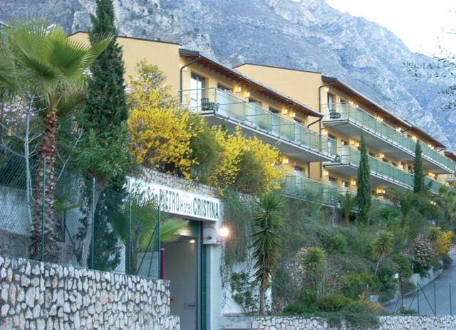 Hotel San Pietro**** - Limone sul Garda