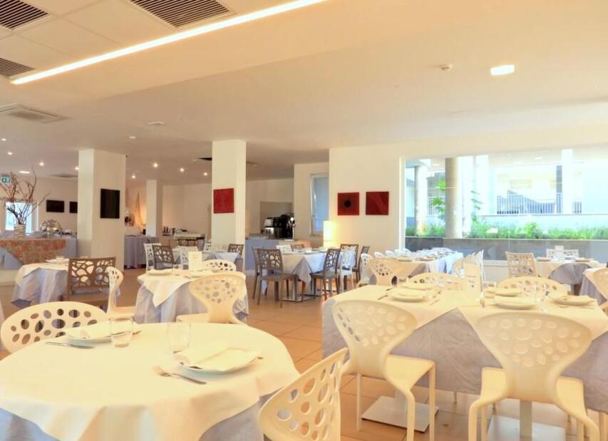 Hotel Futura Club Spiagge Bianche**** - Fontane Bianche