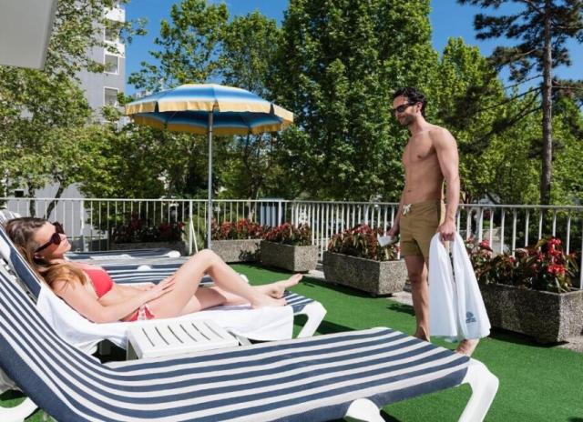 Aparthotel Pineda** - Bibione Spiaggia