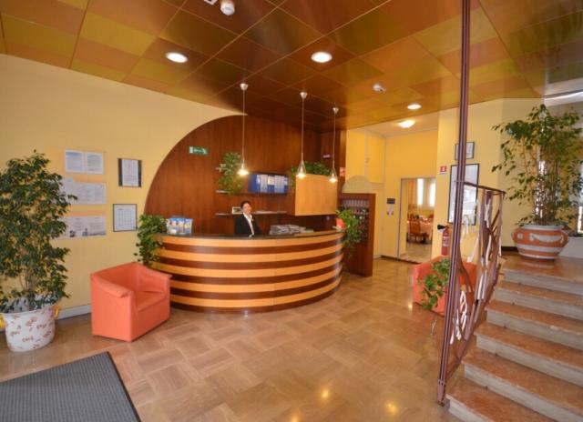 Aparthotel Pineda** - Bibione Spiaggia
