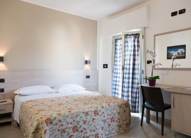 Hotel Saint Tropez*** - Pineto