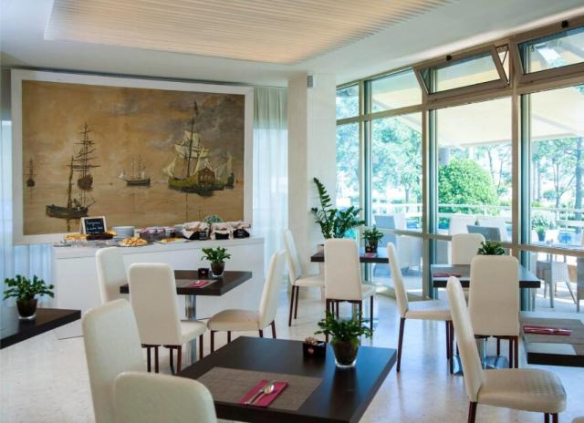Hotel Mon Cheri*** - Riccione