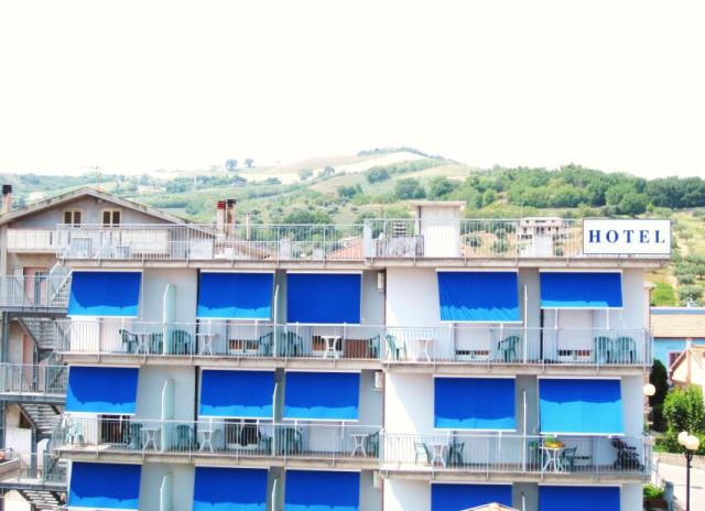 Hotel Mare Blu*** - Pineto