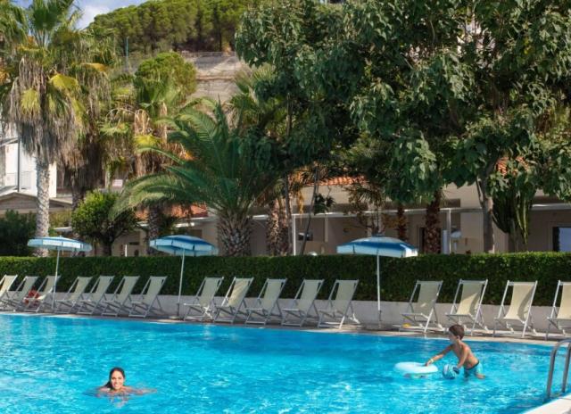 Villaggio Baia d’Ercole**** - Capo Vaticano