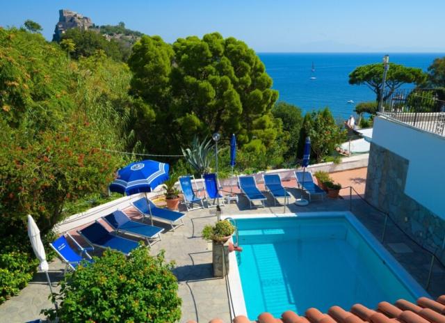 Hotel Parco Cartaromana*** - Ischia