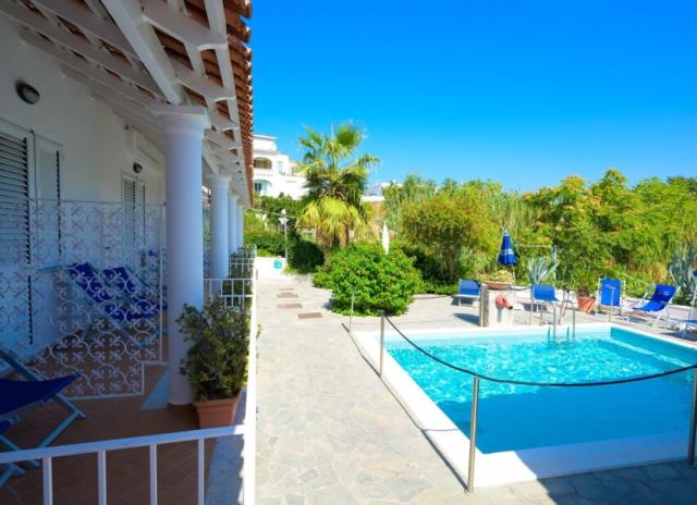 Hotel Parco Cartaromana*** - Ischia