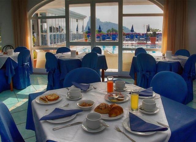 Hotel Parco Cartaromana*** - Ischia