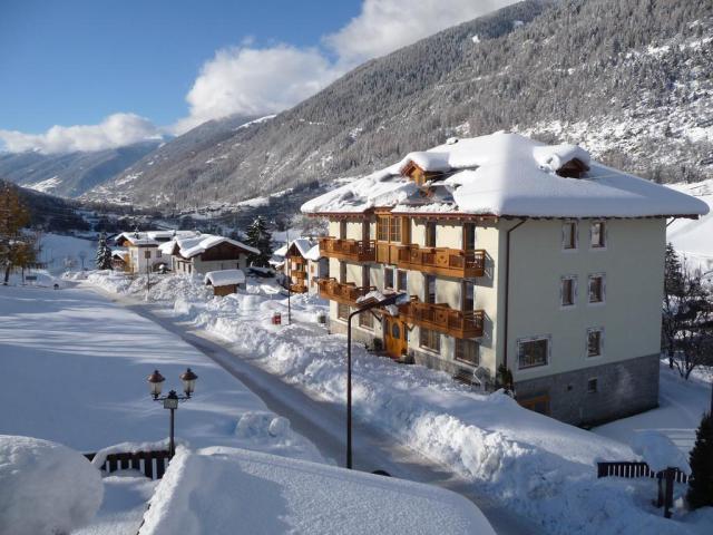 Hotel Almazzago Commezzadura (10)
