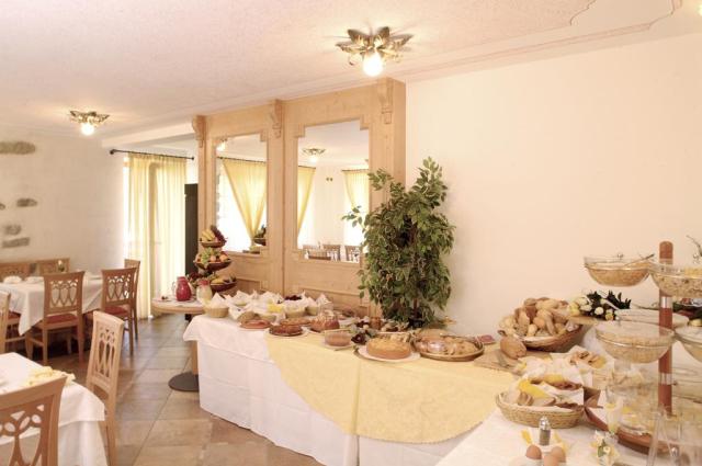 Hotel Almazzago Commezzadura (12)