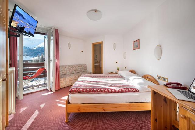 Alpen Village Camera Balcony (1)