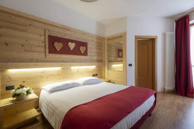 hotel cova pellizzano val di sole trentino camera superior 07