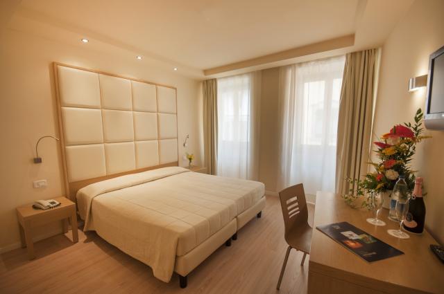 Hotel Antico Borgo, Riva del Garda (4)