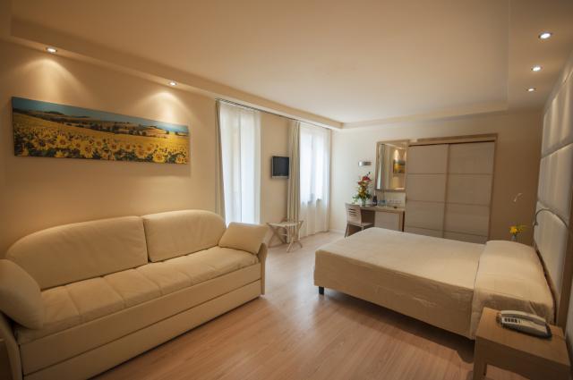 Hotel Antico Borgo, Riva del Garda (5)