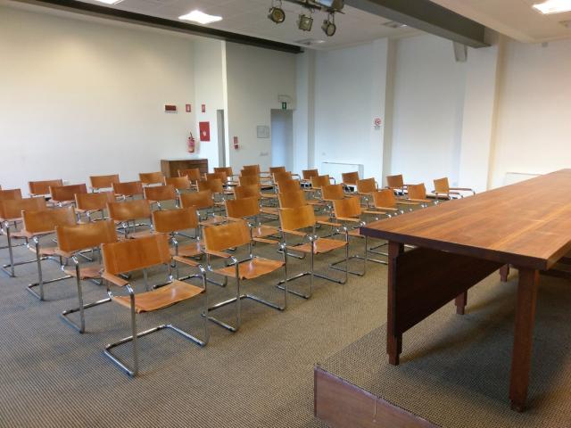 4792 16 SalaRiunioni