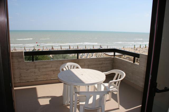 GUGU BALKON (2)