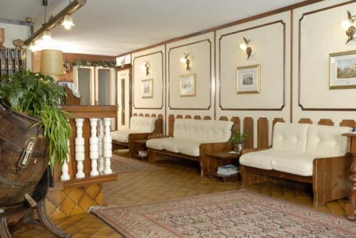 Hotel Europa, Madonna (2)
