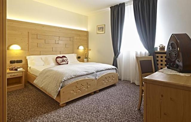 Hotel Europa, Madonna (11)