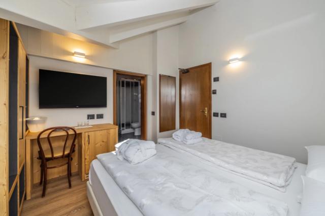 ARISTON ECONOMY (3)