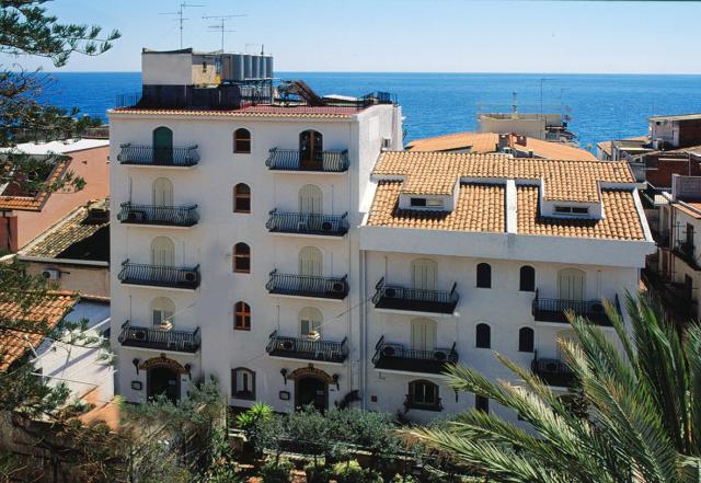 Hotel Da Peppe   Letojanni (3)