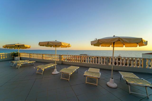 Hotel Il Settebello    Cecina (8)