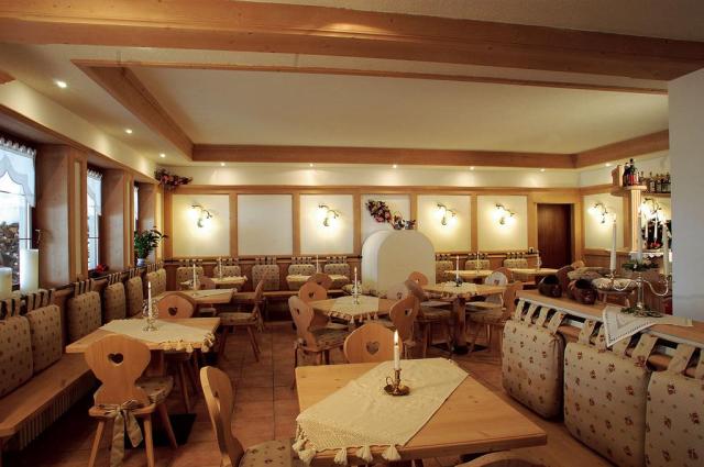 NOVÉ Hotel Camoscio, Rocca Pietore (5)
