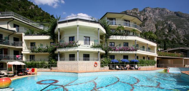Hotel Royal Village , Limone (13)