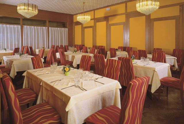 Hotel Royal Village , Limone (2)
