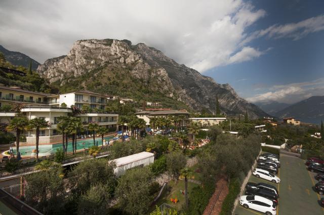 Hotel Royal Village , Limone (7)