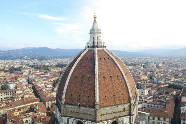 pedro de sousa Vc8yhFz b7Y unsplash Florence's cathedral