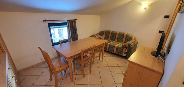 Edi, PT   Apt. 2 TRILO 5 6 (6)
