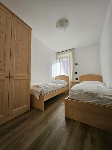 Edi, PT   Apt. 3 TRILO 6 8 (6)