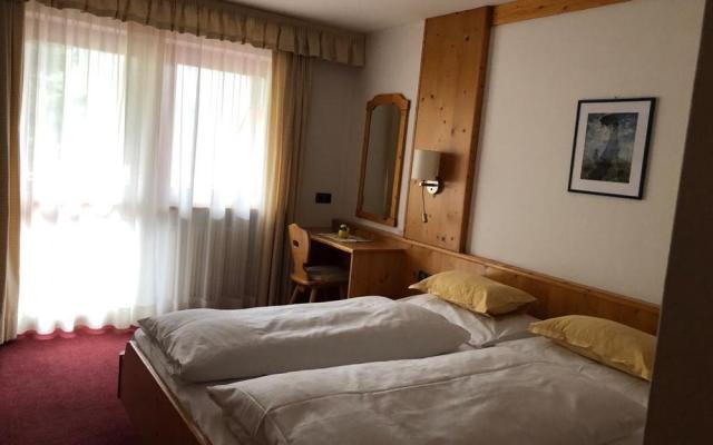 Hotel Garni Fortuna   Ortisei (21)