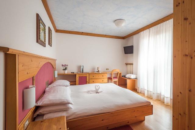 Hotel St. Raphael, Madonna di Camp, (12)