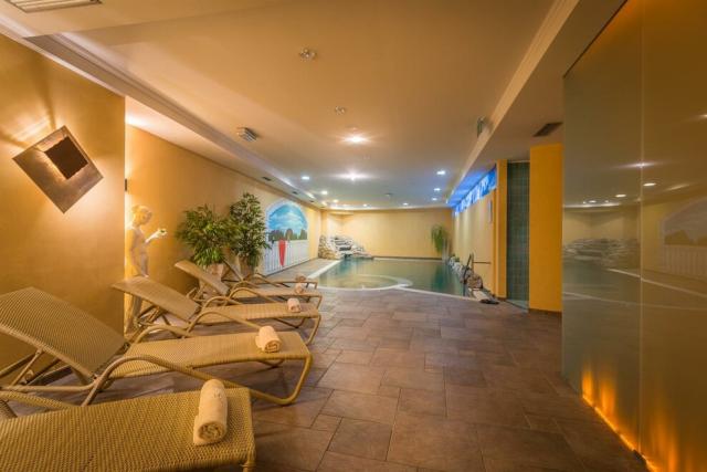 Hotel St. Raphael, Madonna di Camp, (7)